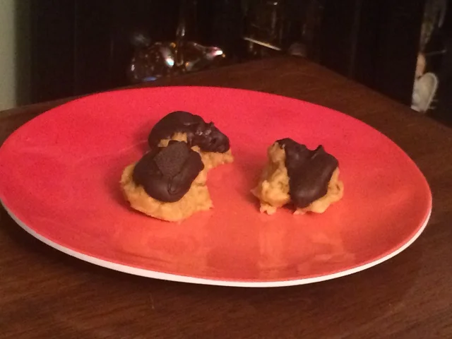 Low Carb, Gluten Free Peanut Butter Balls