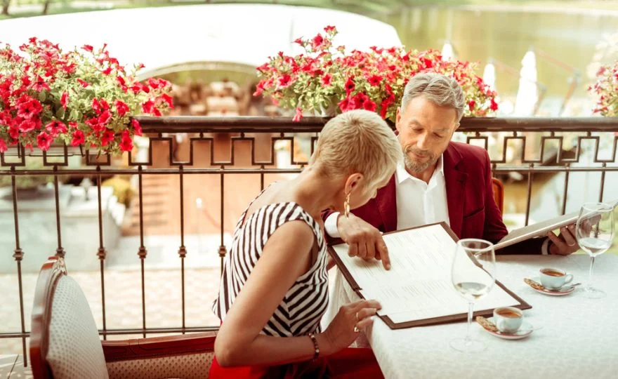9 Personal Budget Hacks for Eating Out